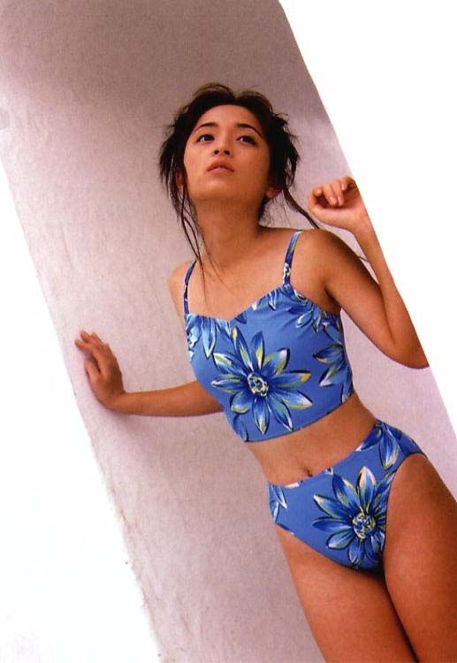 Ayumi Hamasaki (19)