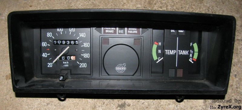 240/260 early gauge cluster