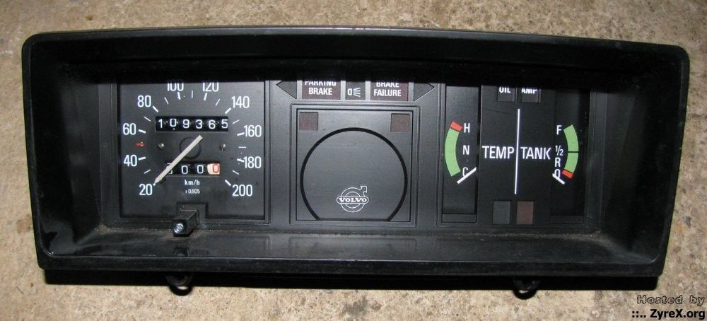 240/260 early gauge cluster