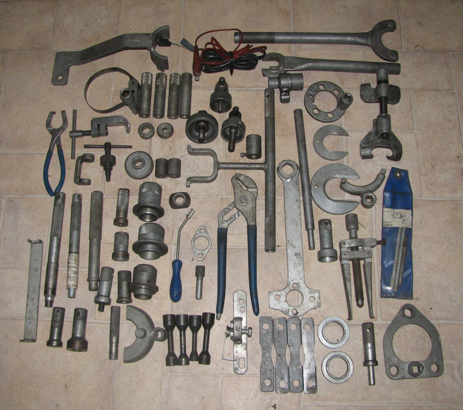Volvo tools