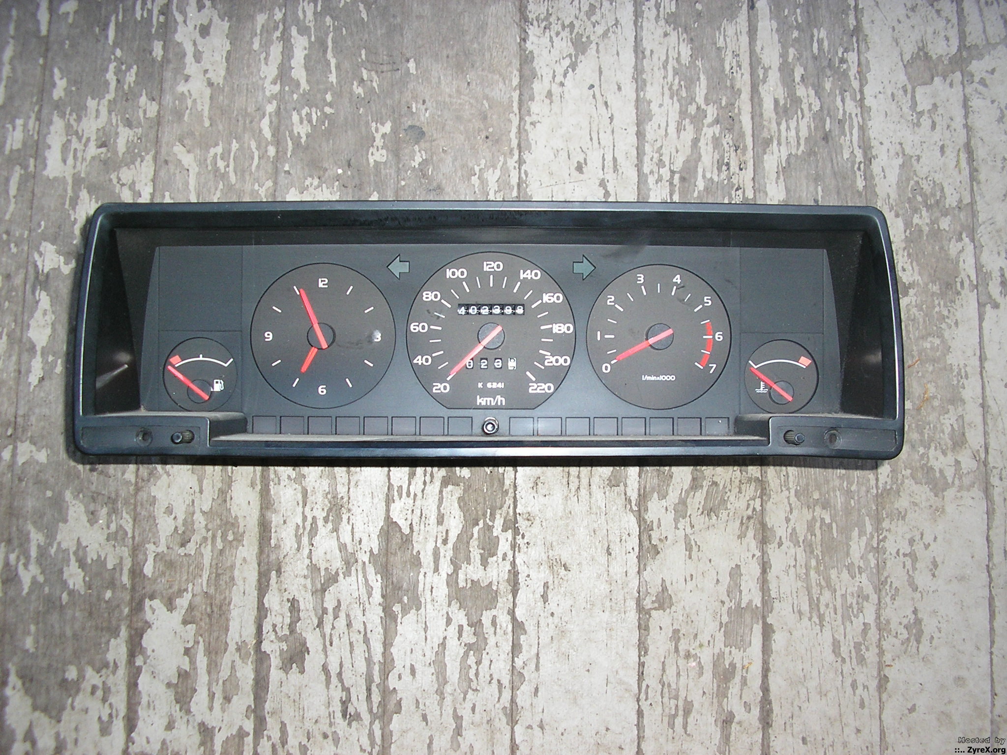 740 gauge cluster